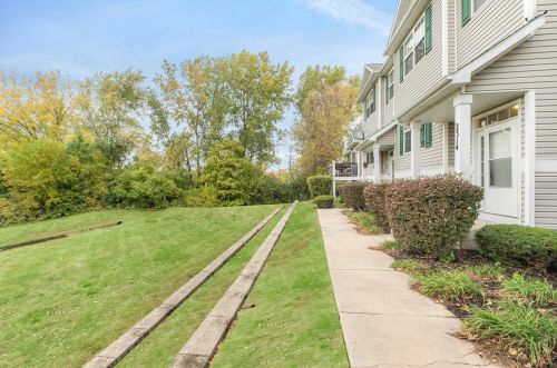 2314 Graystone Dr, Joliet IL 60431-8785 exterior