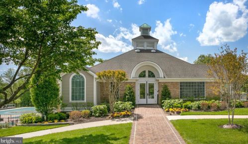 7513 Cross Gate Ln, Alexandria VA 22315-4619 exterior