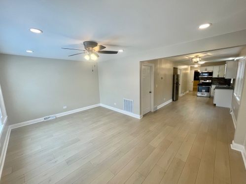 3545 58th St, Chicago, IL 60629-3807