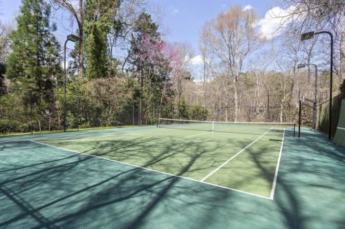 1165 Conway Dr, Atlanta GA 30327-3535 exterior