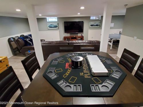 117 Beechwood Ave, West Long Branch NJ 07764-1801 exterior