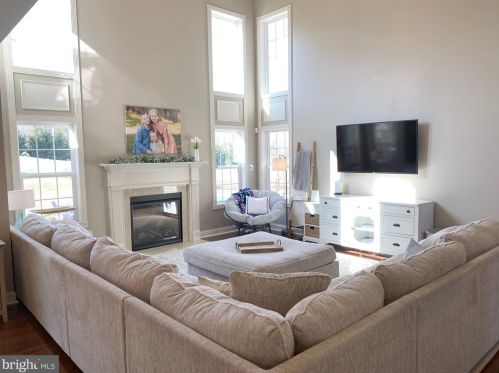 930 Falls Pointe Way, Huntingtown MD 20639-2329 exterior