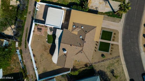 5530 22 Ave, Phoenix AZ 85015-2815 exterior