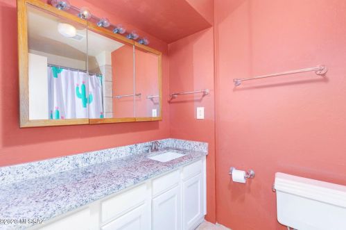 837 8 St, Tucson AZ 85719-5517 exterior