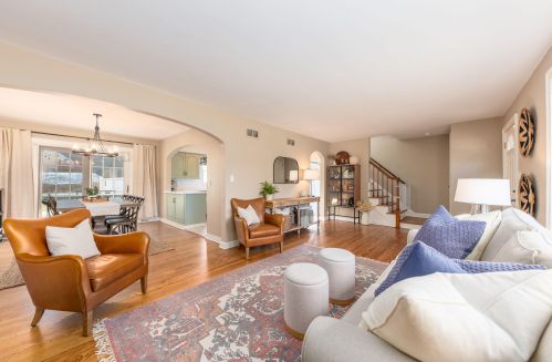 2556 83rd St, Milwaukee, WI 53213-1027