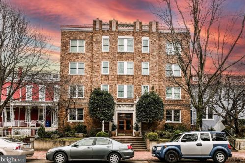 317 10th St, Washington DC  20003-2130 exterior