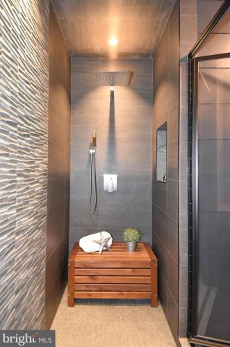 1029 5th St, Washington DC  20002-3533 exterior