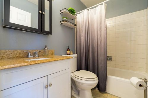 913 59 Pl, Gary IN 46410-2419 exterior