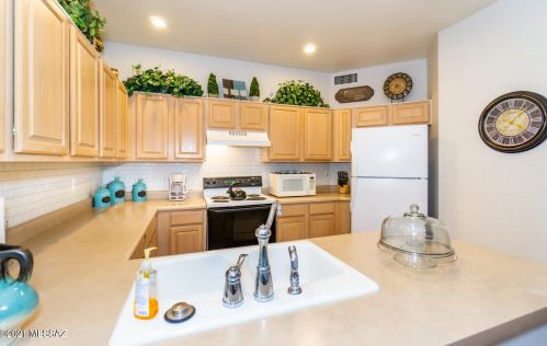 1501 Paseo Ln Tinaja, Green Valley AZ 85614-3988 exterior