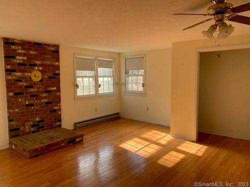 39 Kenilworth Dr, Deep River CT 06419-1213 exterior