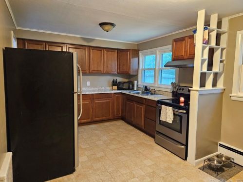 267 Mechanic St, Killingly CT 06239-1955 exterior