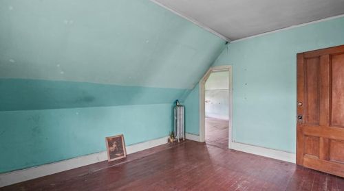 166 Adelaide Ave, Providence RI 02907-1833 exterior