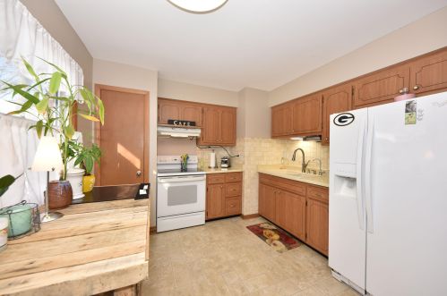 5071 Colonial Ct, Milwaukee WI 53220-2012 exterior