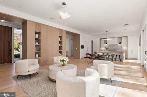 2838 Chesterfield Pl, Washington DC  20008-1015 exterior