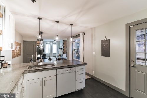 1344 29 St, Philadelphia PA 19146-3708 exterior