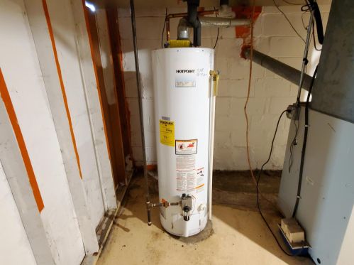 2733 Roosevelt Dr, Milwaukee WI 53216-1838 exterior