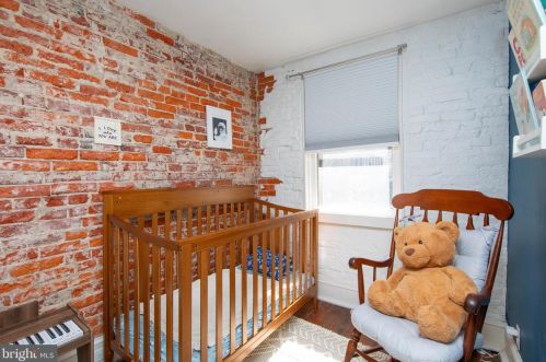 401 Iseminger St, Philadelphia PA  19147-1113 exterior