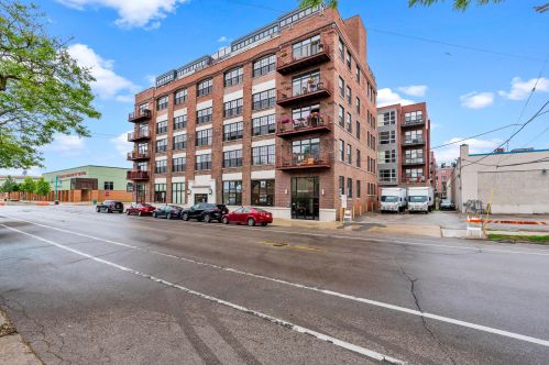 525 Chicago St, Milwaukee WI 53202-5922 exterior