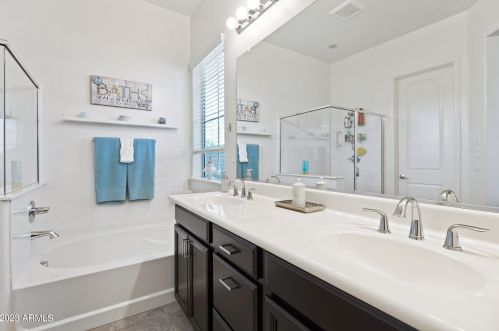 3901 Scott Dr, Chandler AZ  85286 exterior