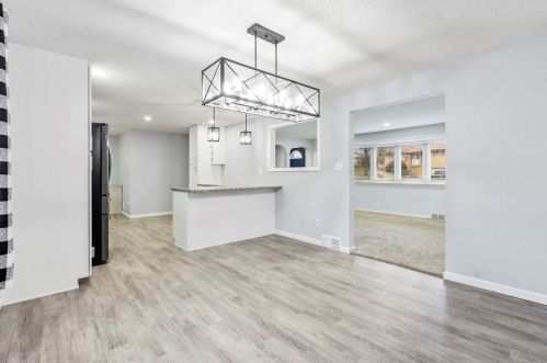 658 Presque Isle Dr, Pittsburgh PA  15239-2652 exterior