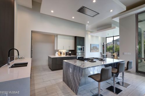 4911 Mission Hill Dr, Tucson AZ  85718-2607 exterior