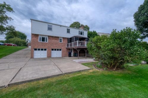 505 Arthur Dr, Moon Twp PA 15108 exterior