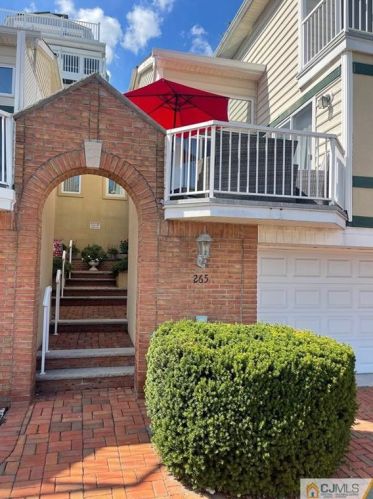265 Front St, Perth Amboy NJ 08861-4416 exterior