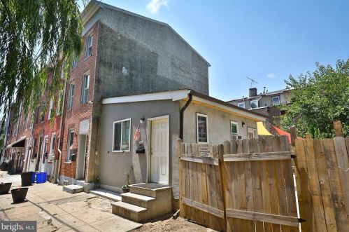 1524 Leithgow St, Philadelphia PA 19147-1514 exterior