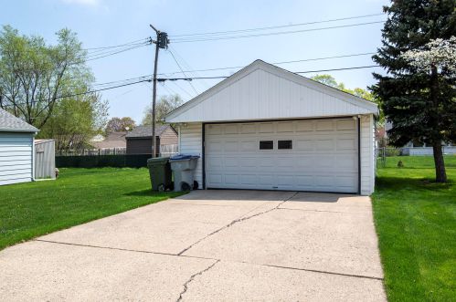 3842 84, Milwaukee WI 53228-1706 exterior