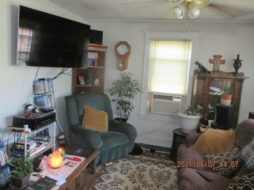 74 Edendale St, Springfield MA  01104-2207 exterior