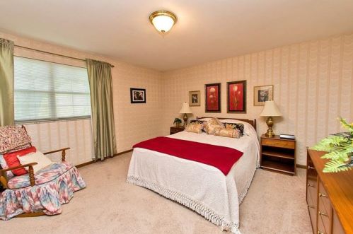 244 Penhurst Dr, Pittsburgh PA 15235-5321 exterior