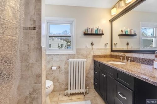 152 Madison Ave, Cresskill NJ 07626-1301 exterior