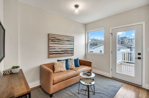 3520 Melrose St, Chicago IL  60618-5417 exterior