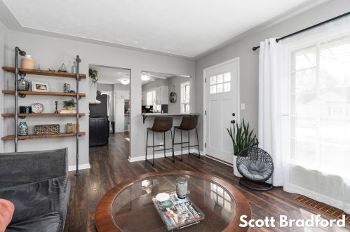 1317 Northlawn St, Grand Rapids, MI 49505-3867