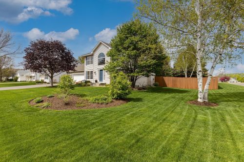 3846 Homestead Dr, Saint Paul, MN 55125-8417