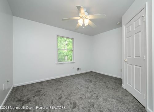 86 Serpentine Dr, Berkeley Township NJ  08721-3051 exterior