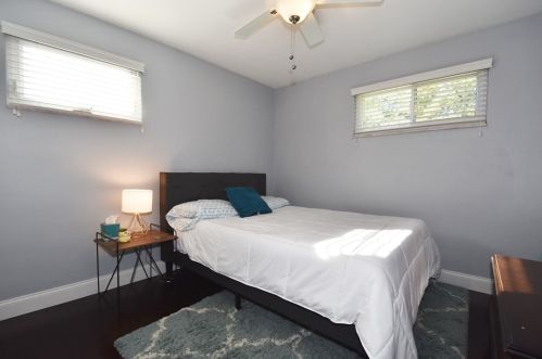 102 Loire Vly Dr, Pittsburgh PA 15209-1018 exterior