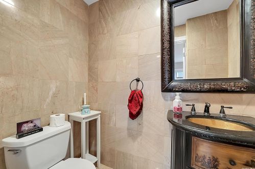 22 Lyons St, Huntington Station NY 11747-1000 exterior