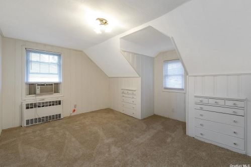 136 Berry St, Valley Stream NY 11580-3430 exterior