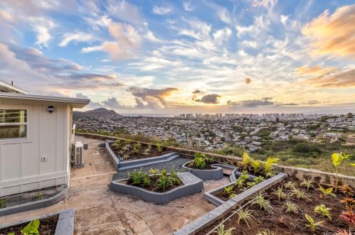 1634 Paula Dr, Honolulu HI  96816-4316 exterior