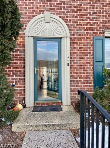 1306 Doolittle Dr, Bridgewater NJ  08807-3506 exterior