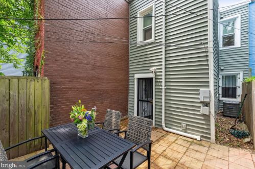 819 9th St, Washington DC  20002-3731 exterior