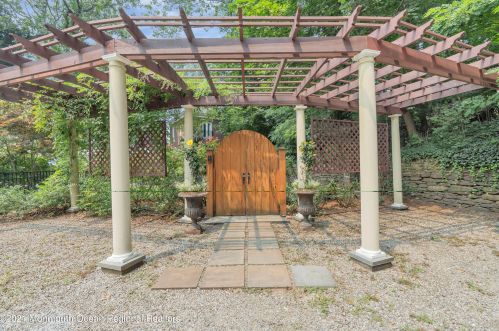 50 Hooper Ave, Atlantic Highlands NJ  07716-1537 exterior