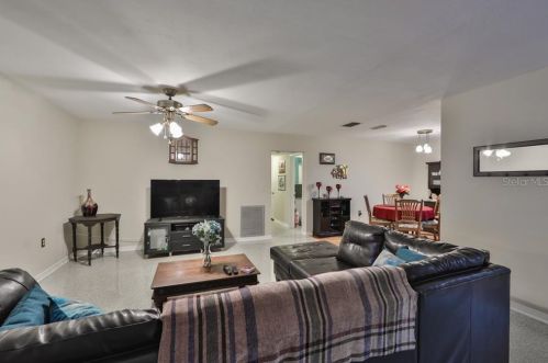 407 Bon Aire Ave, Tampa FL 33617-6322 exterior