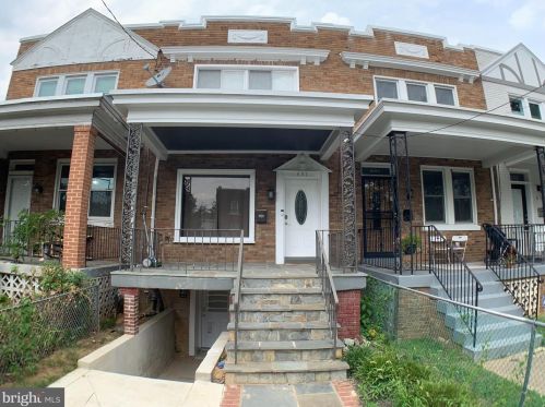 657 Hamilton St, Washington DC  20011-4029 exterior