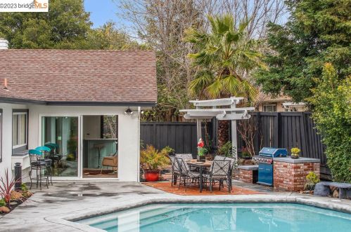 1735 Ancona Ct, Concord CA  94519-1524 exterior