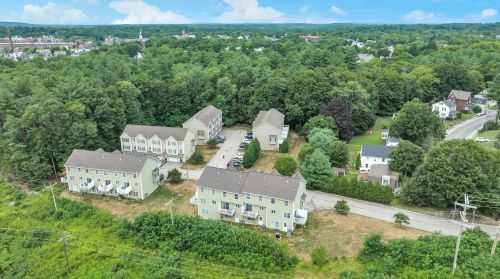 6 Townsend Dr, Dover NH 03820-6514 exterior