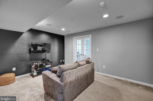 834 Blossom Dr, Hanover PA  17331-2073 exterior