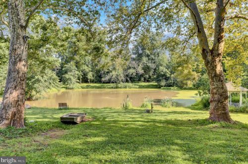 886 Vaughn Rd, Pottstown PA exterior