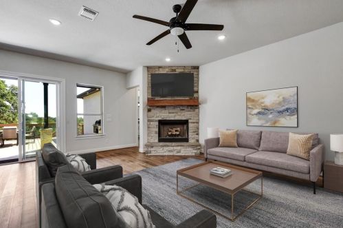 555 Mystic Pkwy, Spring Branch TX 78070-5267 exterior